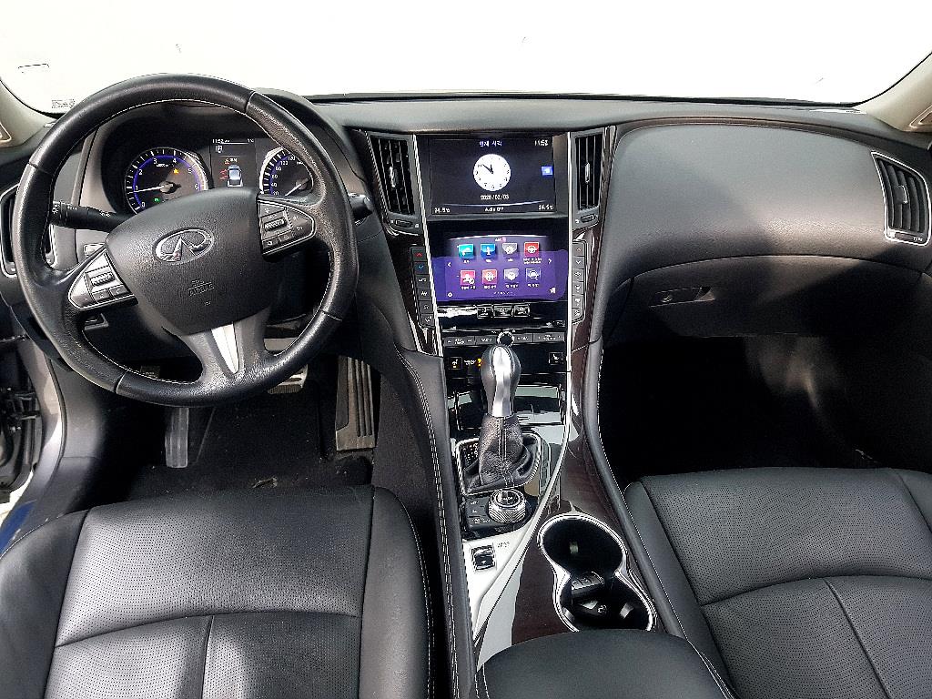 Infiniti Q - Vista 5