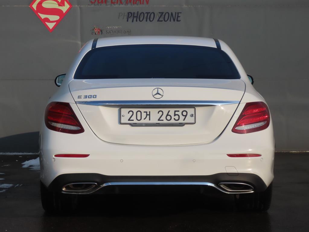 Mercedes Benz E class - Vista 7