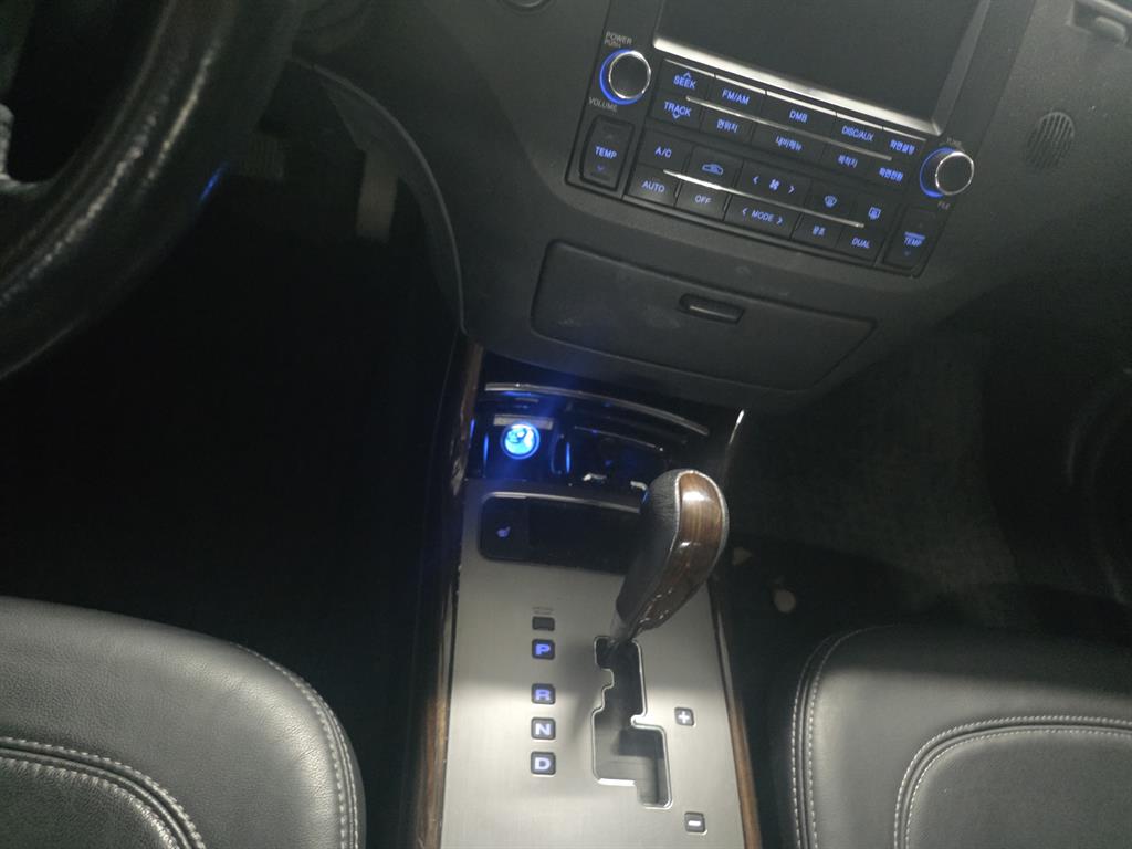 HYUNDAI Grandeur - Vista 5