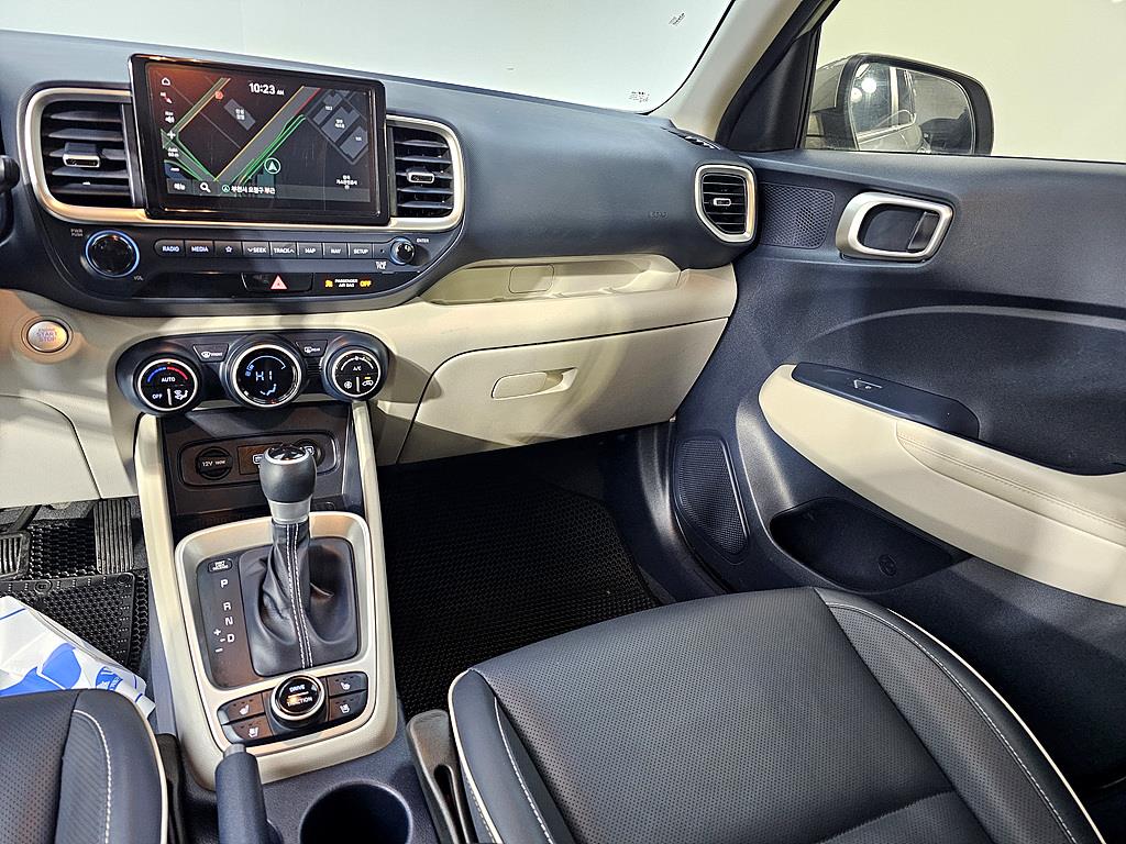 HYUNDAI Venue - Vista 10