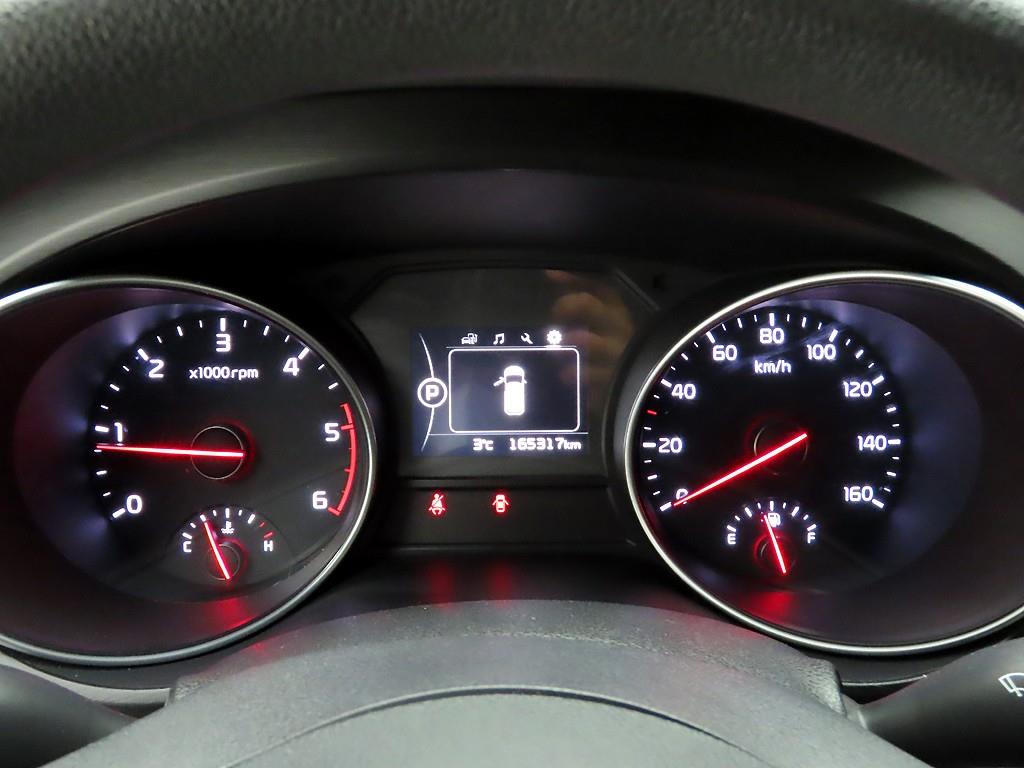 KIA Carnival - Vista 6