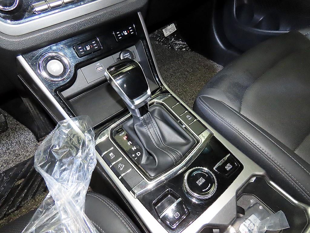 Ssangyong Korando - Vista 12