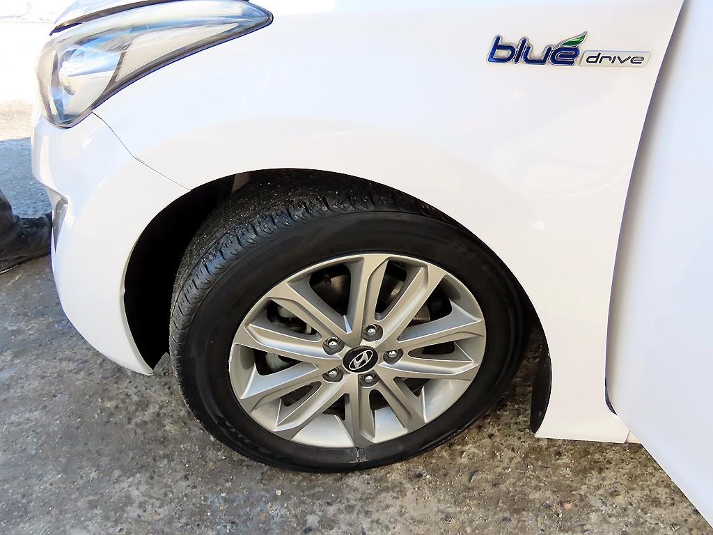 HYUNDAI Avante 2014 Blanco - Importación desde Corea - HF Imports Iquique - Foto 19