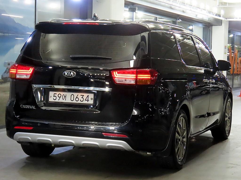 KIA Carnival - Vista 4