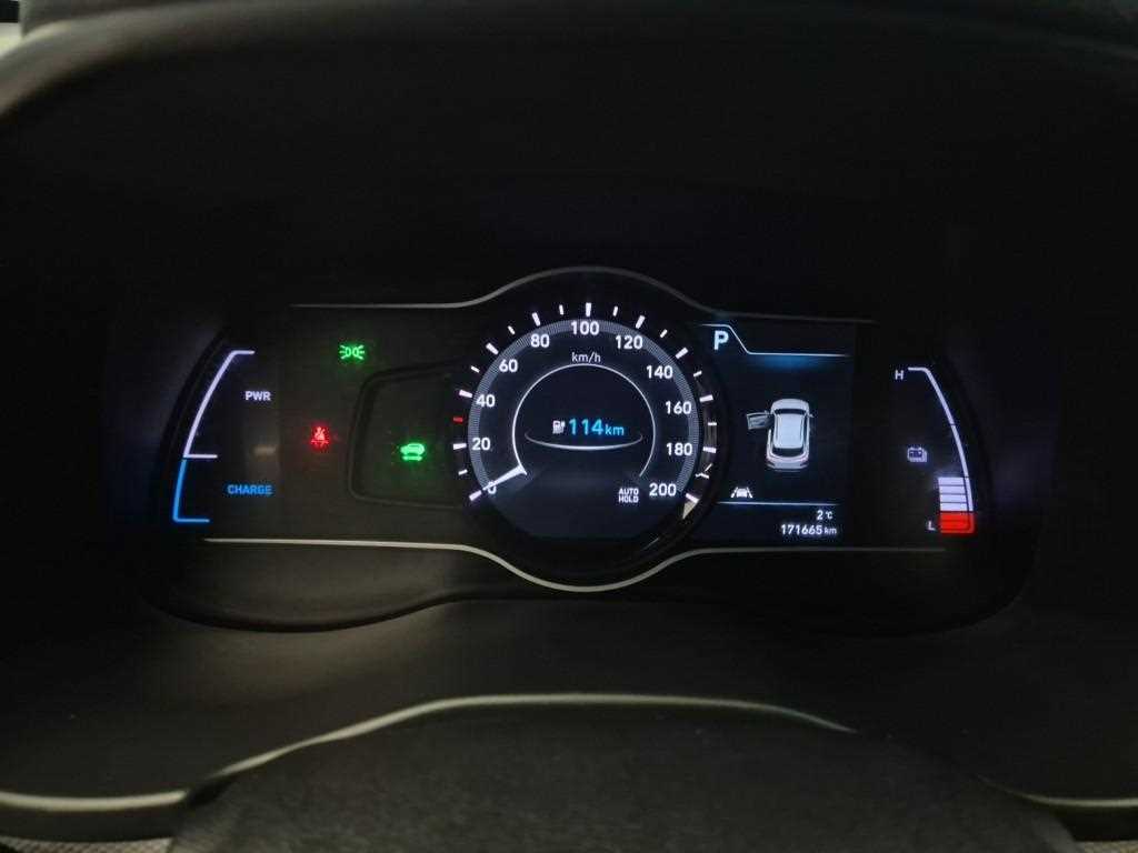 HYUNDAI Kona - Vista 6