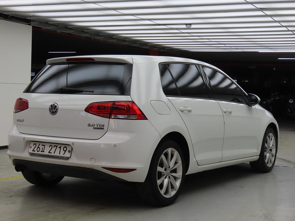 Volkswagen Golf - Vista 3