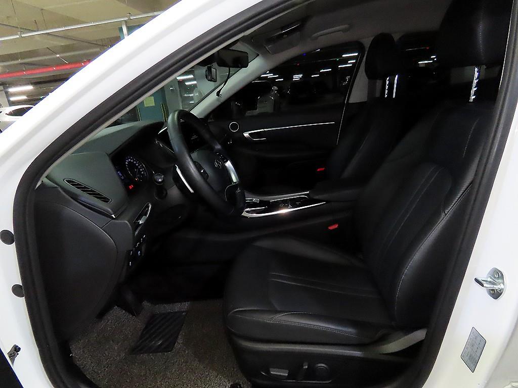 HYUNDAI Sonata - Vista 6