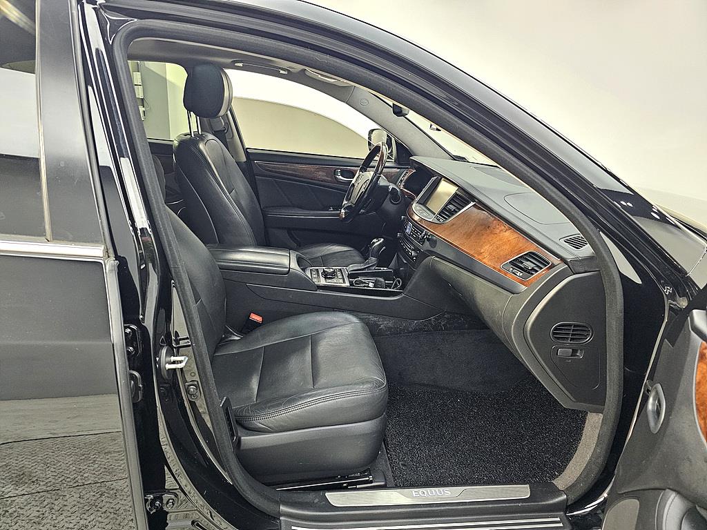 HYUNDAI Equus - Vista 11