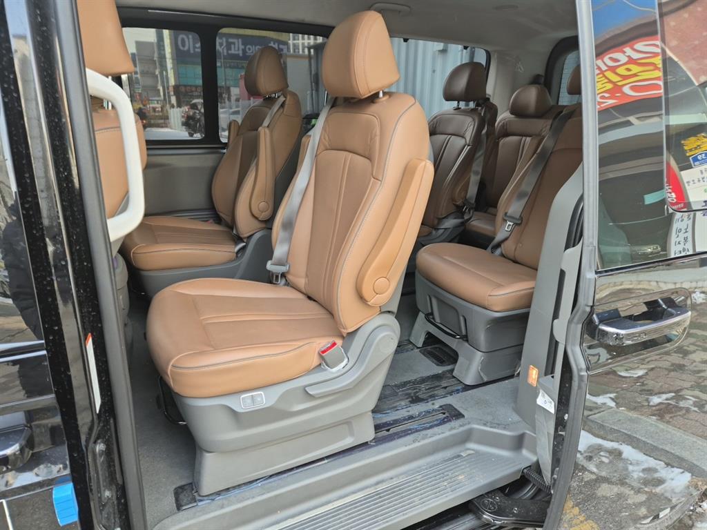 HYUNDAI Staria 2025 Negro - Importación desde Corea - HF Imports Iquique - Foto 17