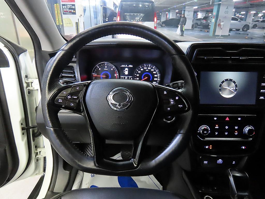 Ssangyong Tivoli - Vista 8