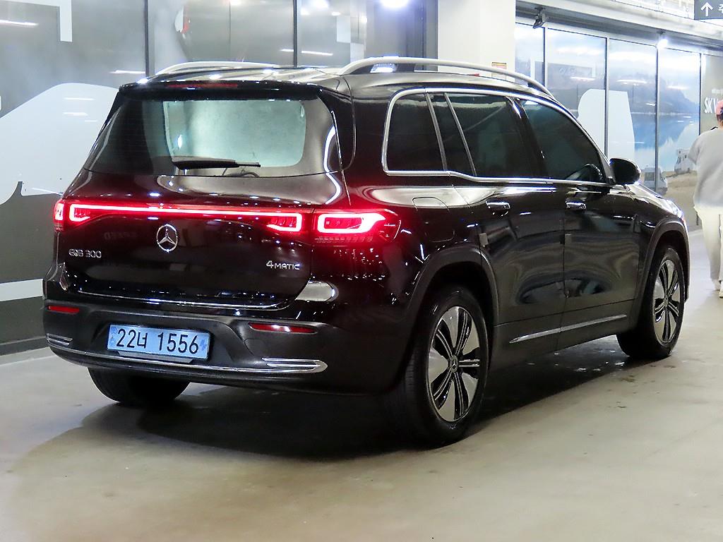 Mercedes Benz EQB - Vista 4