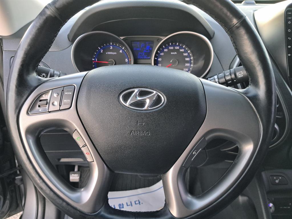 HYUNDAI Tucson - Vista 10