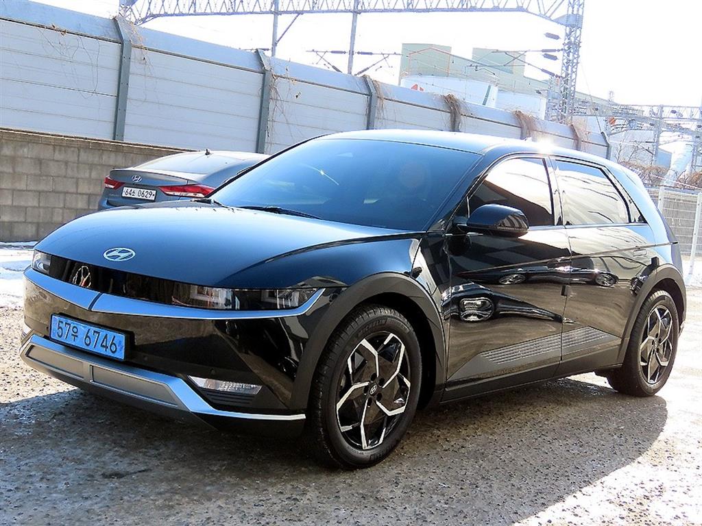 HYUNDAI Ioniq 5 - Vista 2