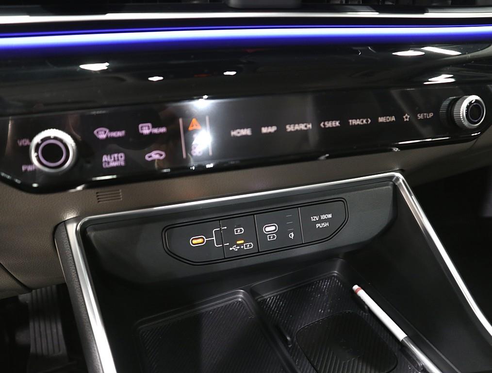 KIA Carnival - Vista 12