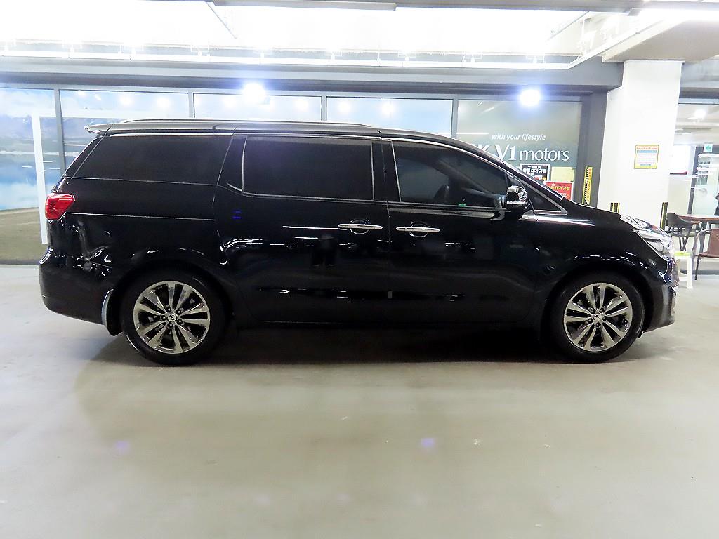 KIA Carnival - Vista 3