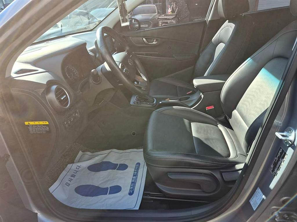 HYUNDAI Kona - Vista 6