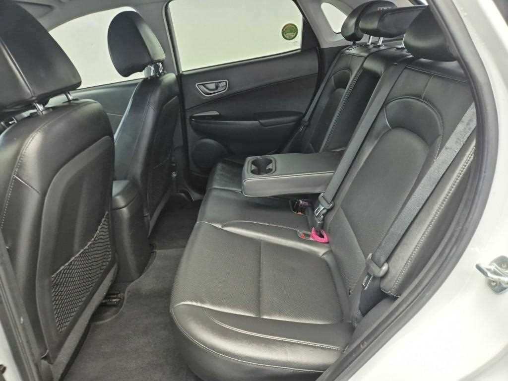 HYUNDAI Kona - Vista 12