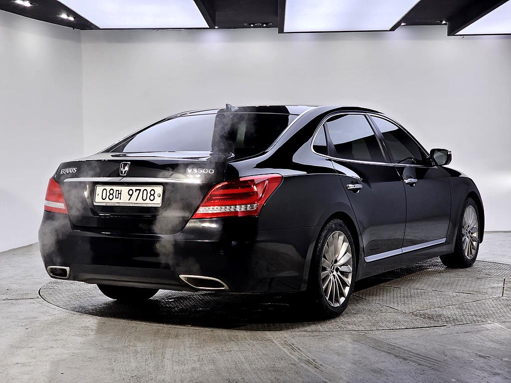 HYUNDAI Equus - Vista 4