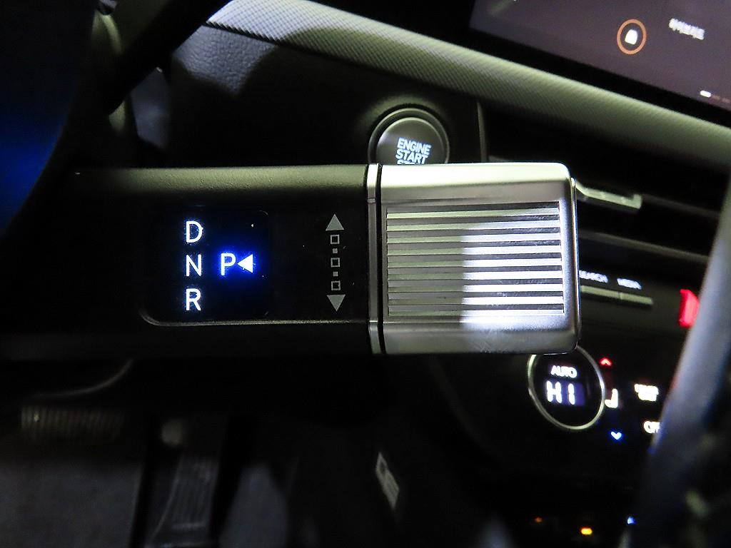 HYUNDAI Sonata - Vista 12