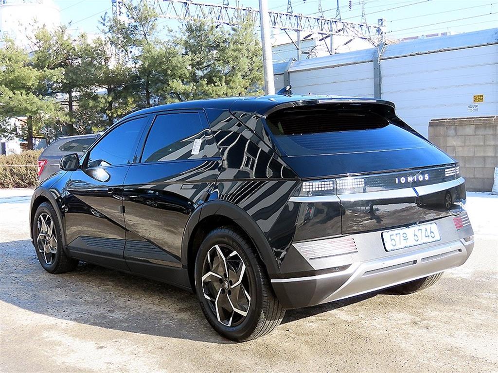 HYUNDAI Ioniq 5 - Vista 3