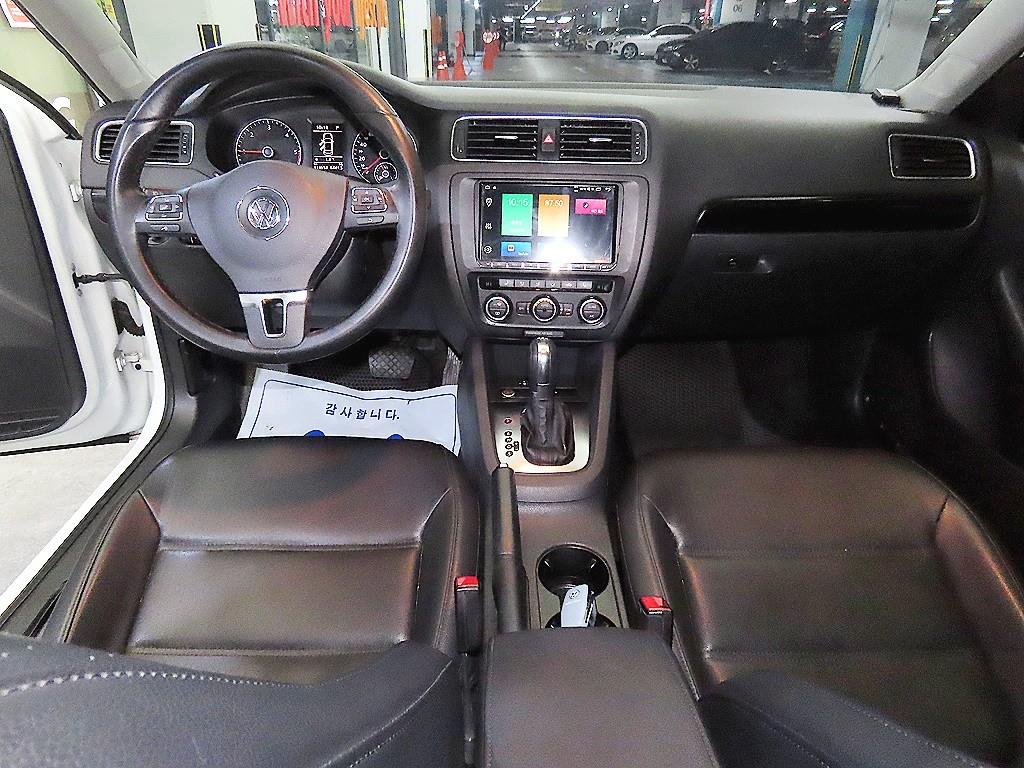 Volkswagen Jetta - Vista 10