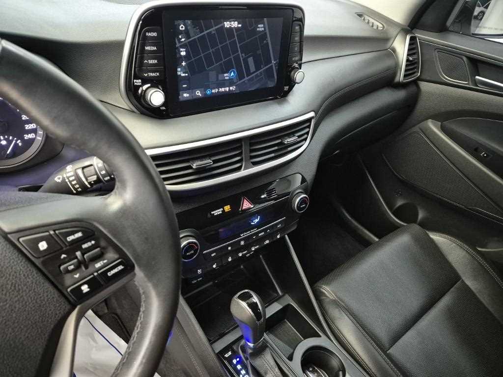 HYUNDAI Tucson - Vista 10