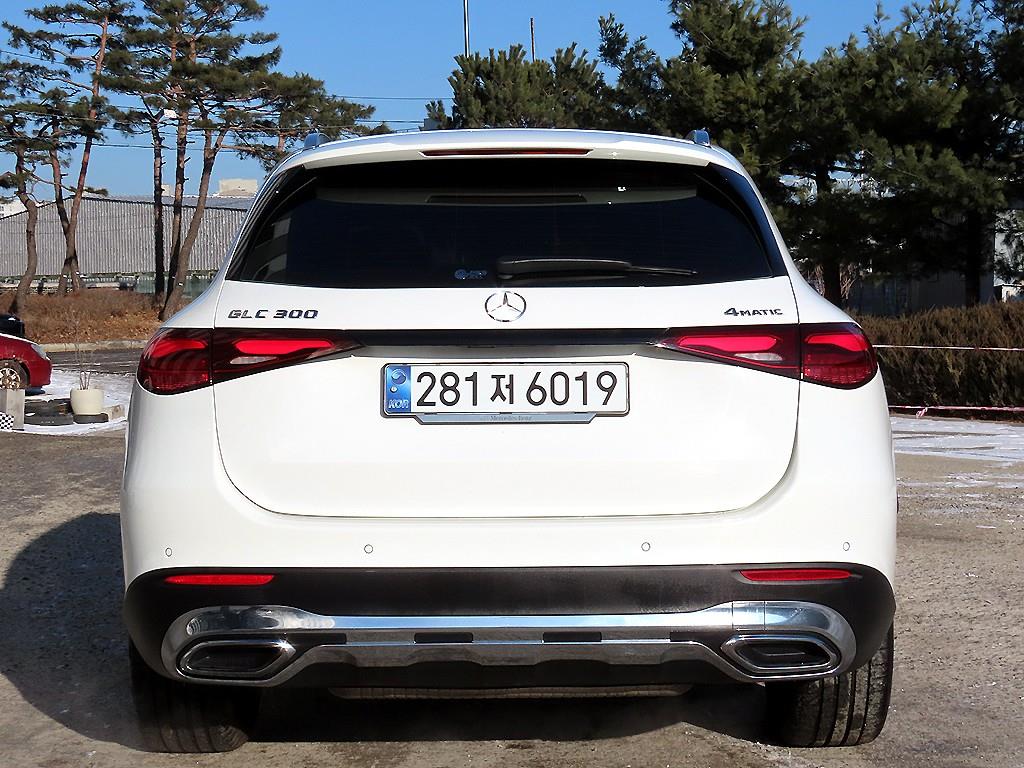Mercedes Benz GLC Class - Vista 4
