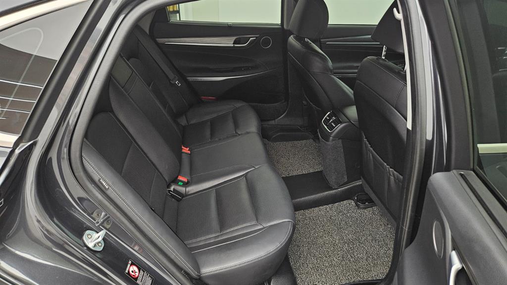 HYUNDAI Grandeur - Vista 7