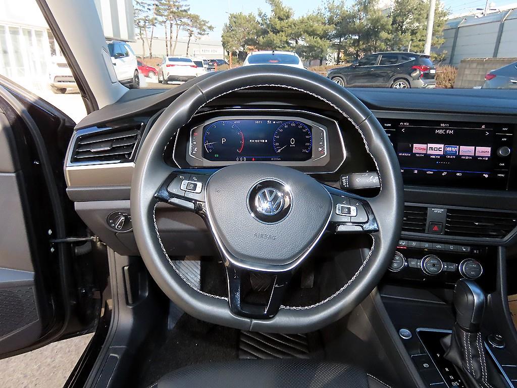 Volkswagen Jetta - Vista 8