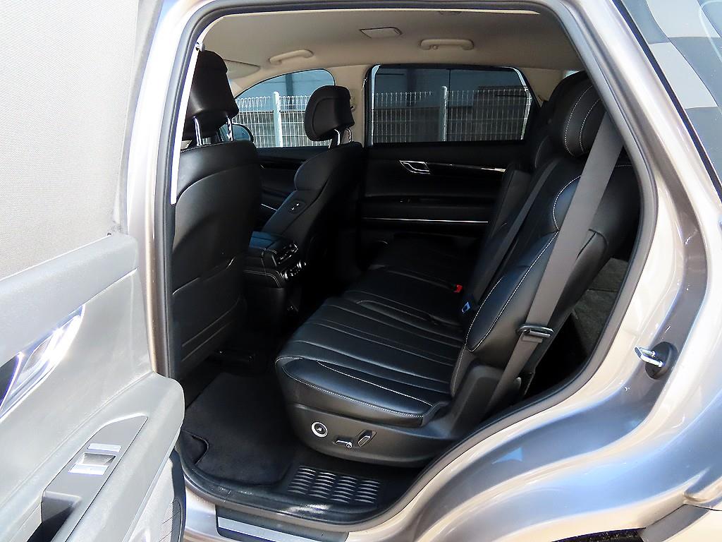 Genesis GV80 - Vista 6