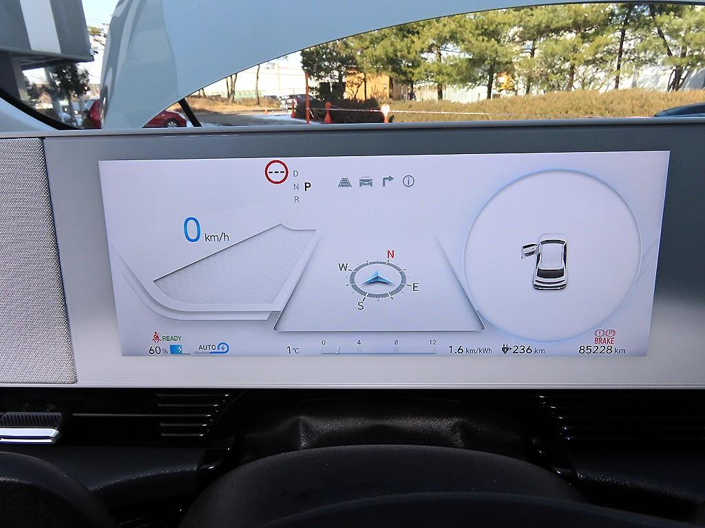 HYUNDAI Ioniq 5 - Vista 9