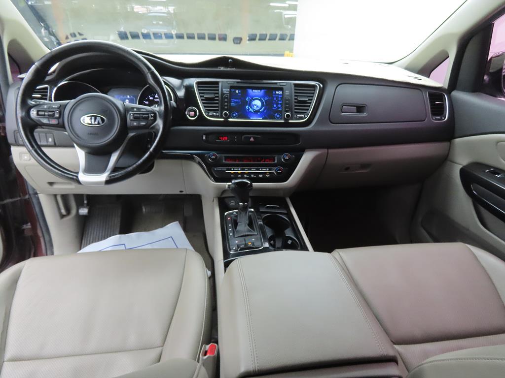 KIA Carnival - Vista 7