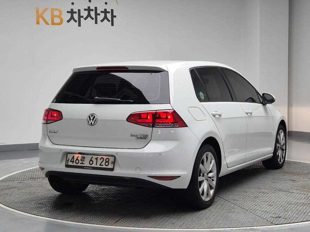 Volkswagen Golf - Vista 3