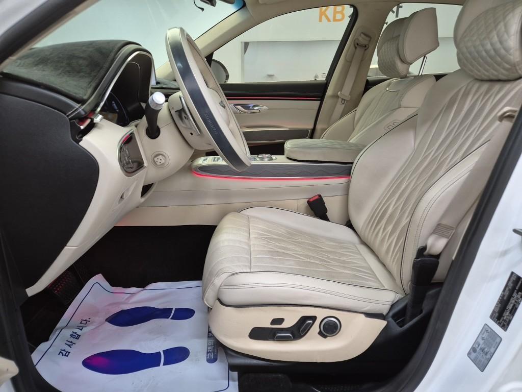 Genesis GV70 - Vista 11