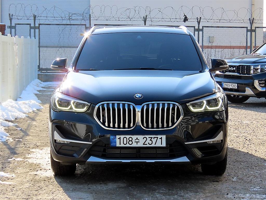 BMW X1 2021 Negro - Importación desde Corea - HF Imports Iquique - Foto 1