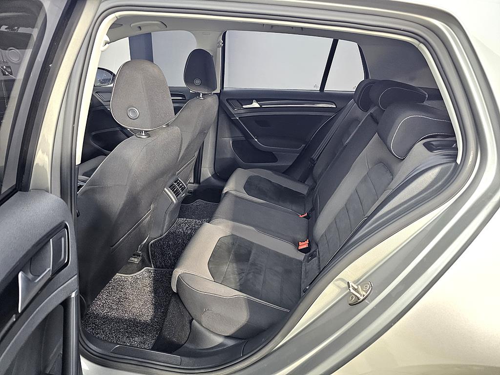 Volkswagen Golf - Vista 9