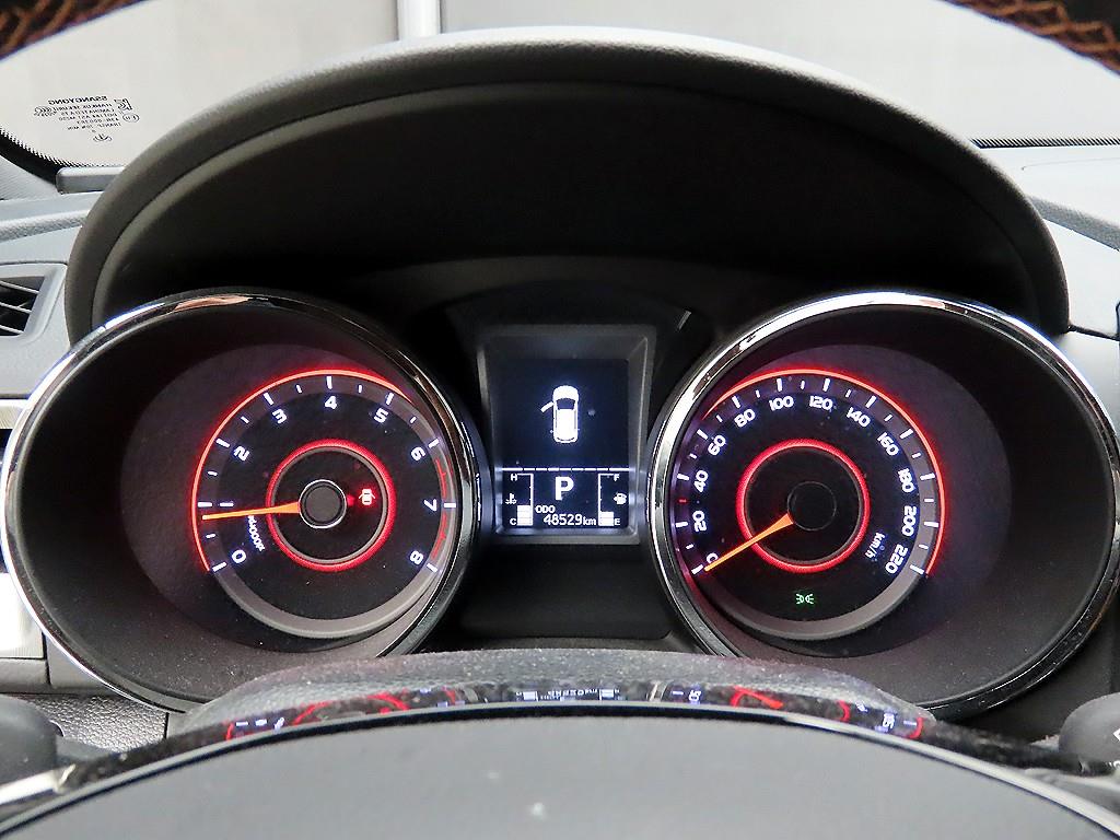 Ssangyong Tivoli - Vista 8