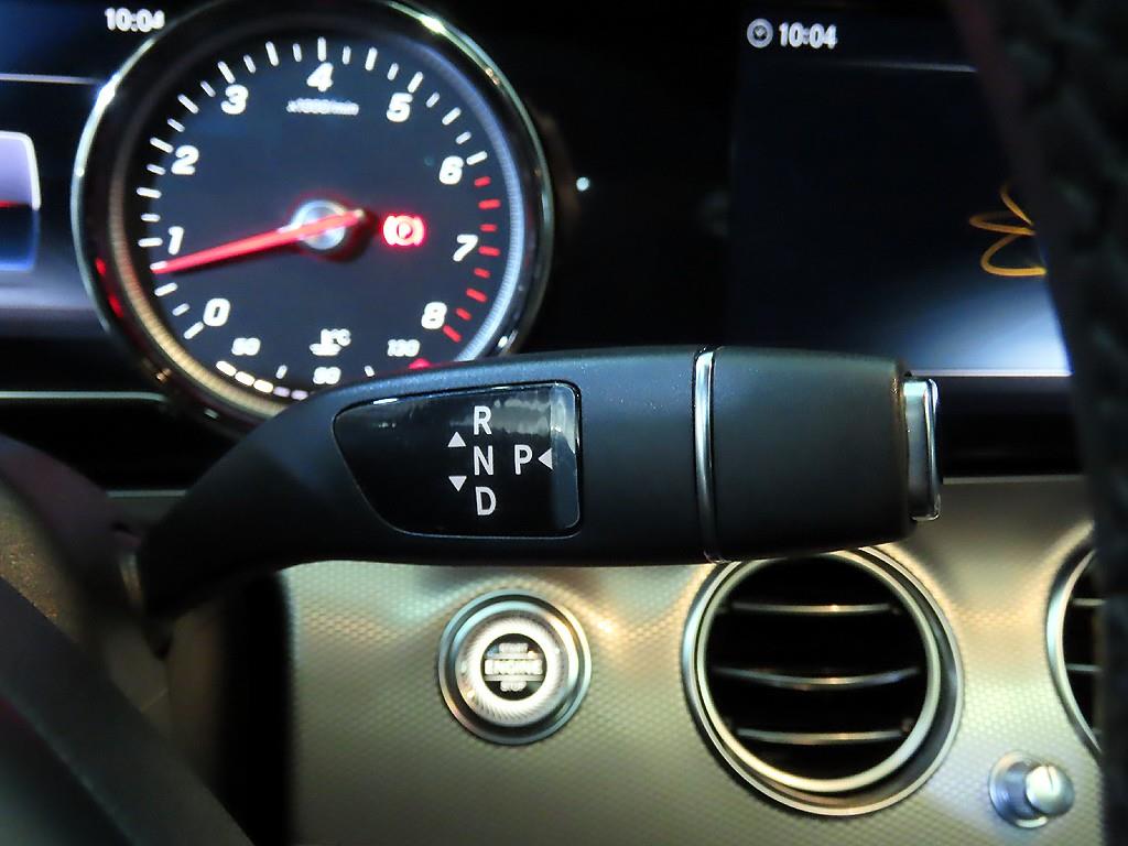 Mercedes Benz E class - Vista 12