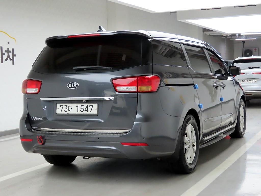 KIA Carnival - Vista 4