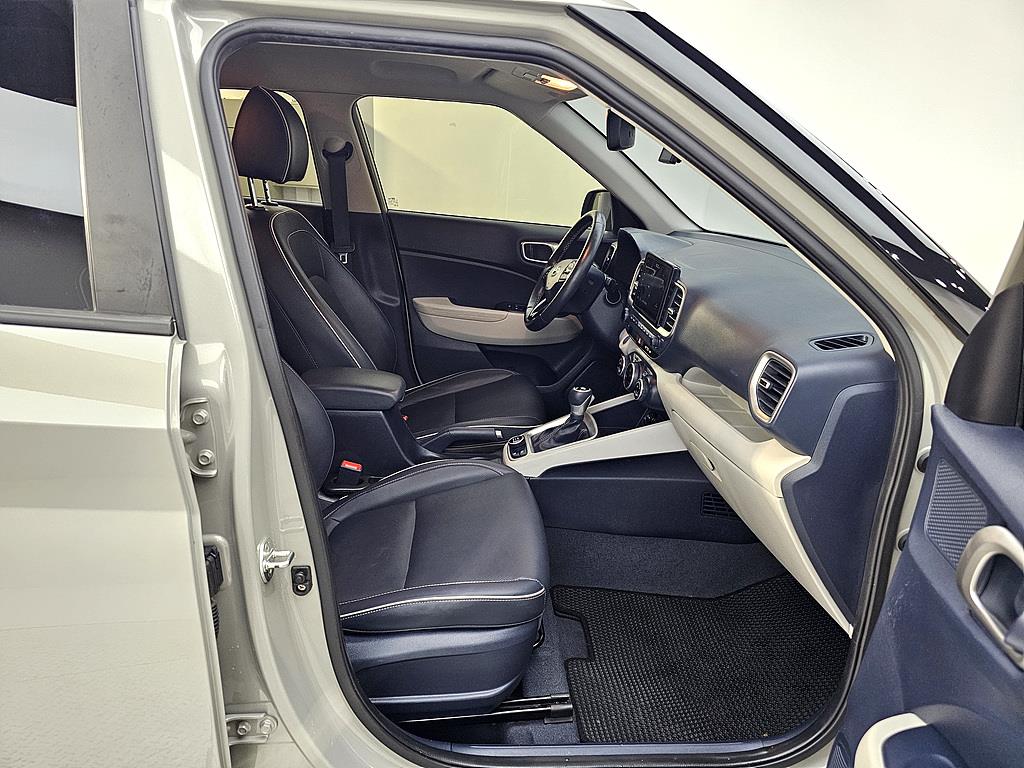 HYUNDAI Venue - Vista 11