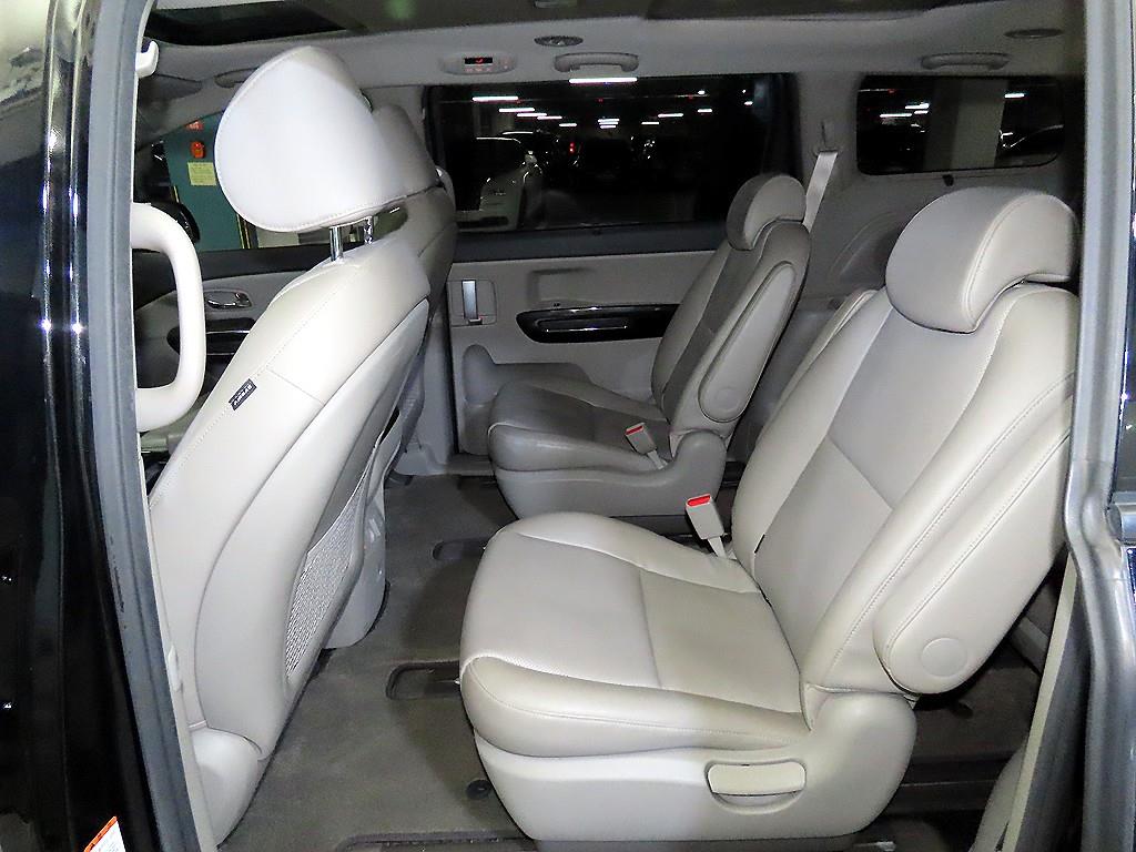 KIA Carnival - Vista 7