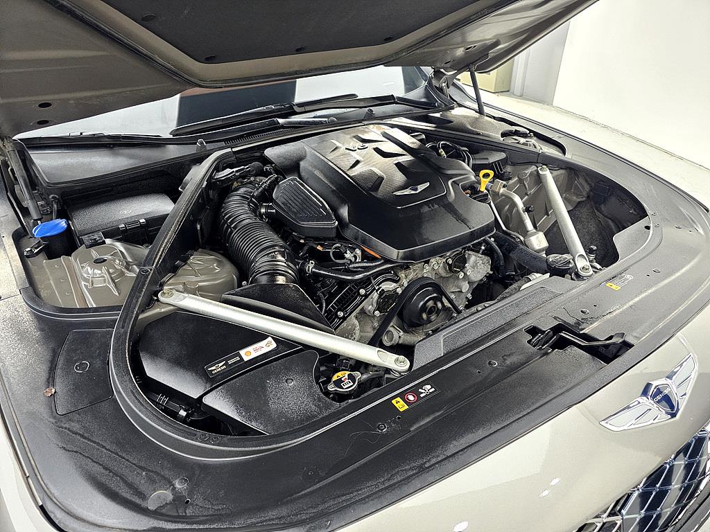 Genesis G90 - Vista 6