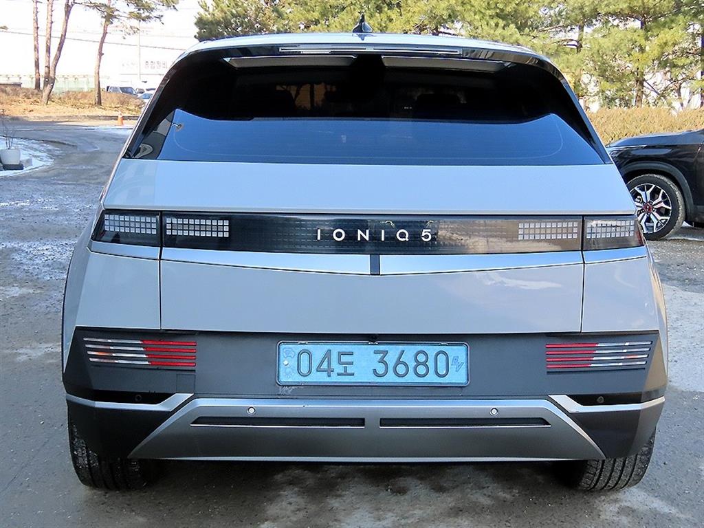 HYUNDAI Ioniq 5 - Vista 4