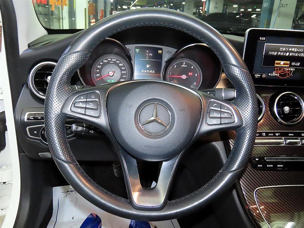 Mercedes Benz C Class - Vista 8