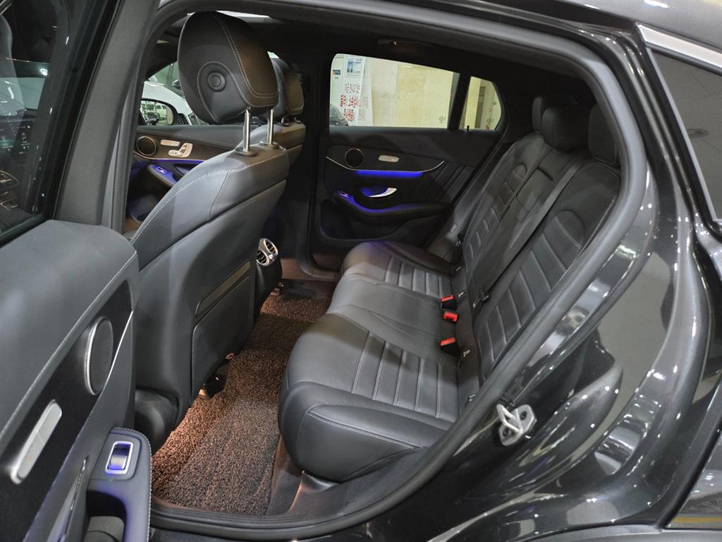 Mercedes Benz GLC Class - Vista 7