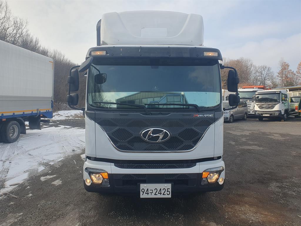 medium and large cargo truck - Vista 5