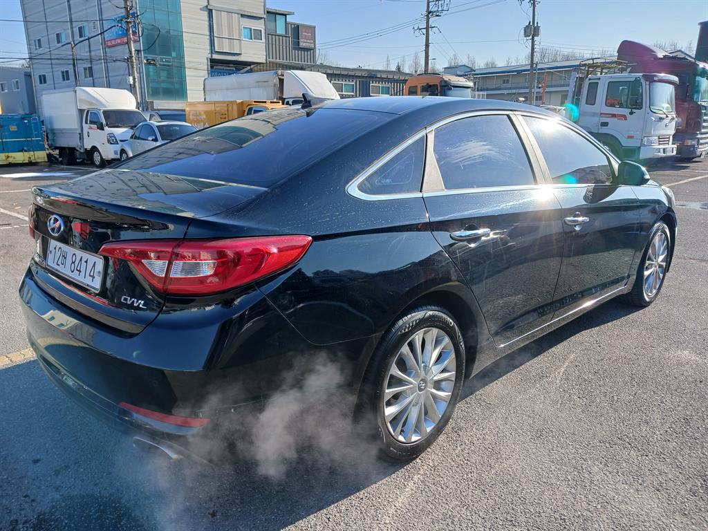 HYUNDAI Sonata - Vista 4