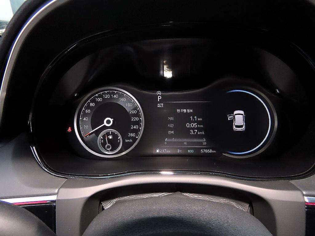 Genesis GV70 - Vista 9