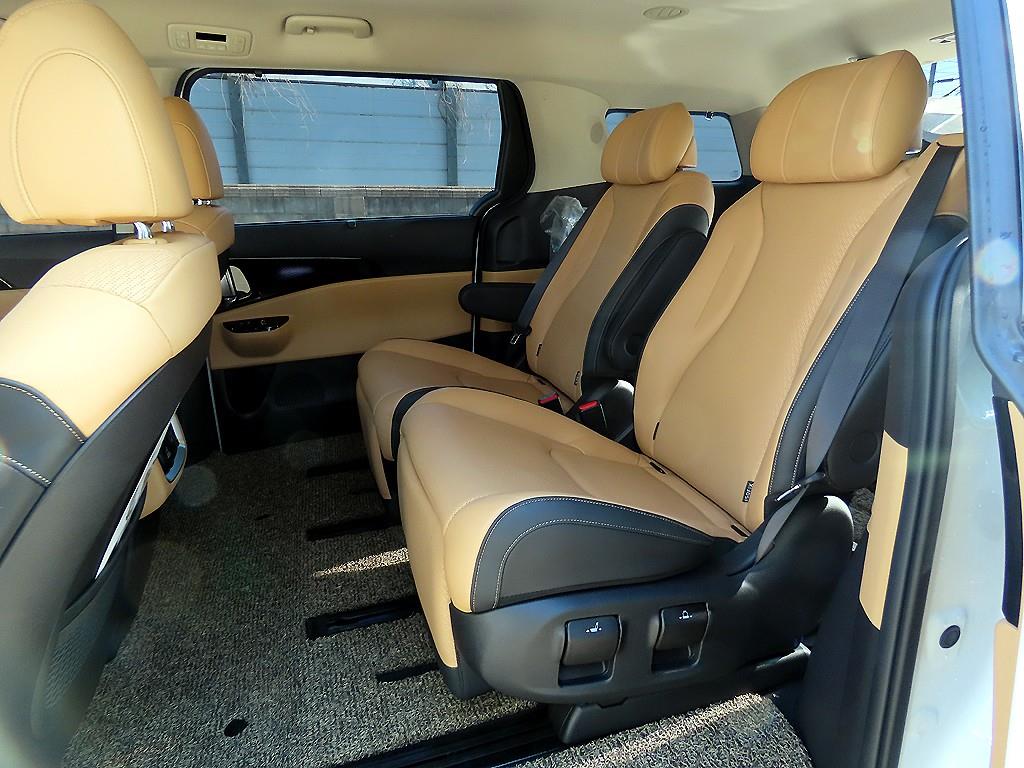 KIA Carnival - Vista 6