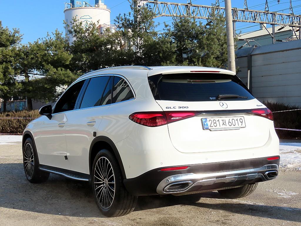 Mercedes Benz GLC Class - Vista 3